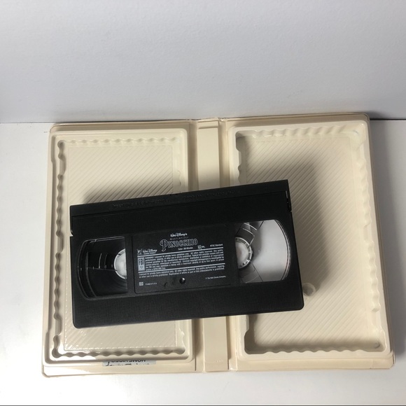 WALT DISNEY’S MASTERPIECE PINOCCHIO (VHS) - Picture 5 of 6